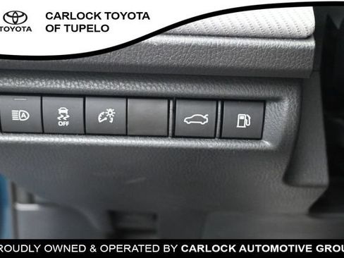 Used 2025 Toyota Camry SE w/ Convenience Package FWD image 23