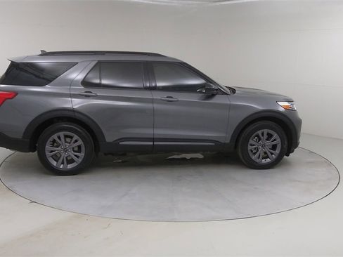 Certified 2022 Ford Explorer XLT w/ Equipment Group 202A image 14