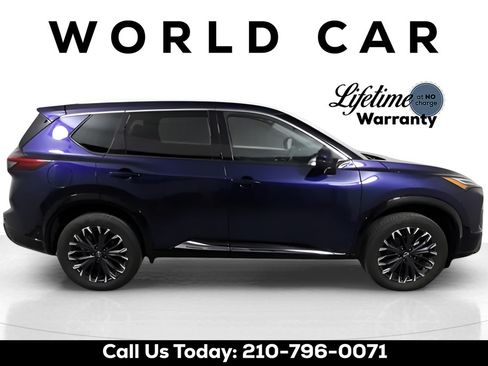 Used 2024 Nissan Rogue Platinum w/ Platinum Premium Package FWD image 2