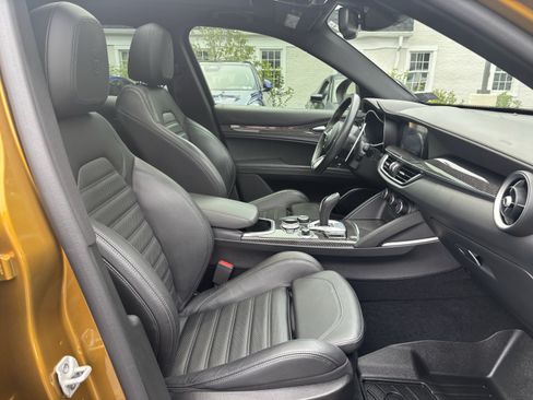 Used 2022 Alfa Romeo Stelvio Quadrifoglio w/ Active Assist Plus Package AWD/4WD image 26