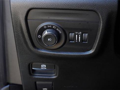 Certified 2023 Jeep Grand Cherokee Limited image 22