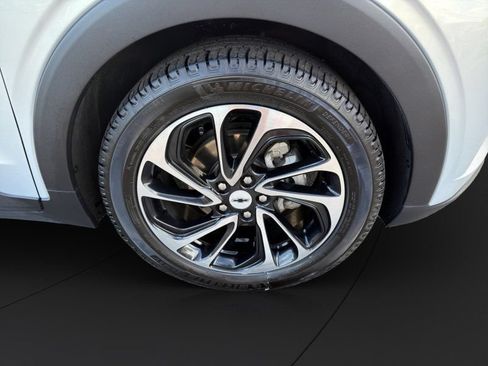 Used 2023 Chevrolet Bolt EUV Premier FWD image 23