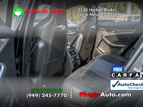 Used 2021 Jaguar F-PACE SVR image 16