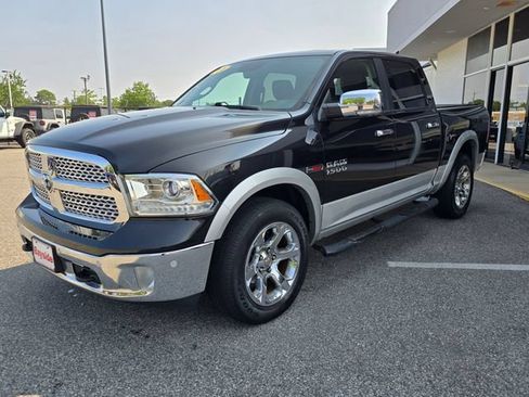 Used 2018 RAM 1500 Laramie w/ Convenience Group AWD/4WD image 29