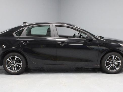 Used 2024 Kia Forte LXS FWD image 11