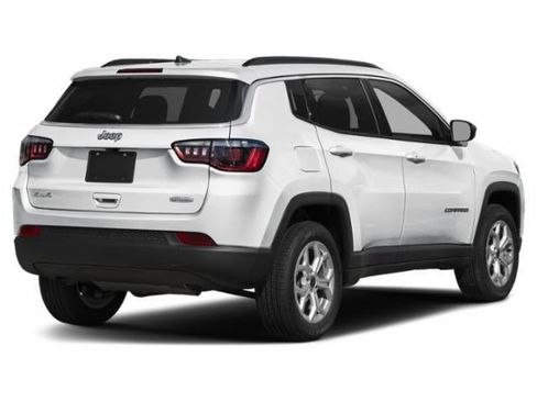 Used 2025 Jeep Compass Limited AWD/4WD image 3