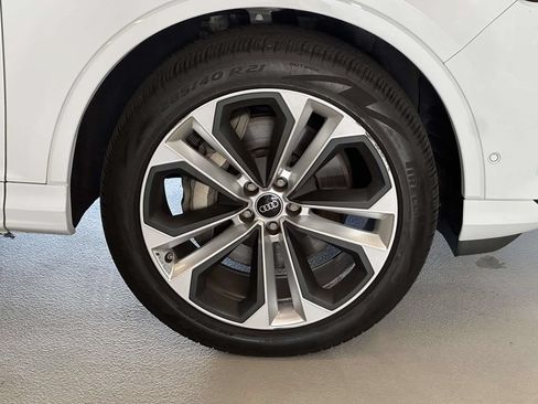 Used 2022 Audi Q7 3.0T Premium Plus w/ Premium Plus Package AWD/4WD image 8