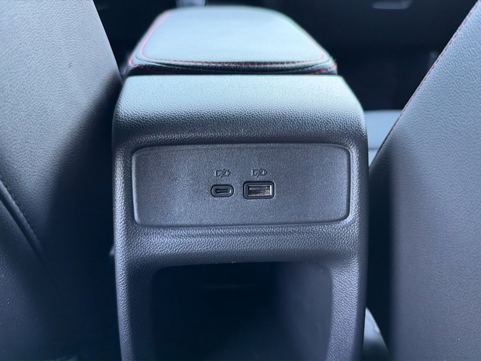 Used 2025 Chevrolet Trax RS w/ Sunroof Package FWD image 20