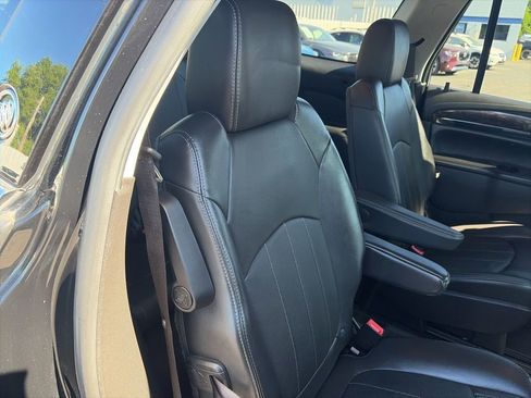 Used 2017 Buick Enclave Leather FWD image 26