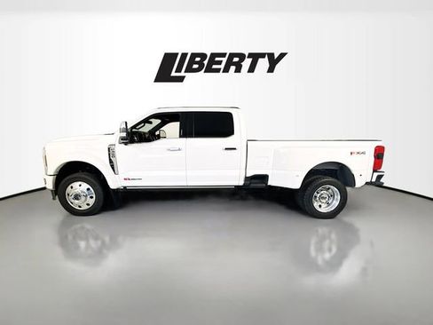 Used 2024 Ford F450 Platinum w/ FX4 Off-Road Package image 4