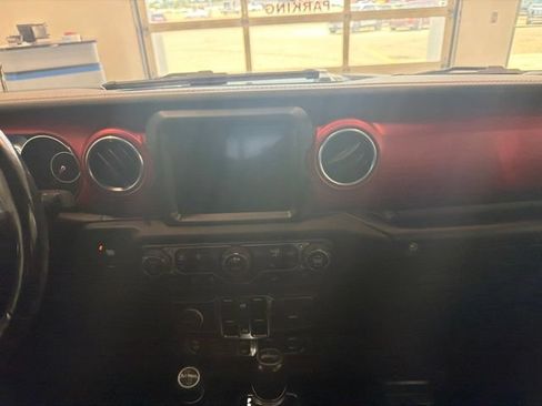 Used 2021 Jeep Wrangler Unlimited Rubicon AWD/4WD image 22
