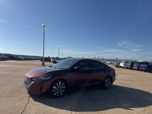 Used 2024 Nissan Sentra SV w/ SV Premium Package FWD image 12