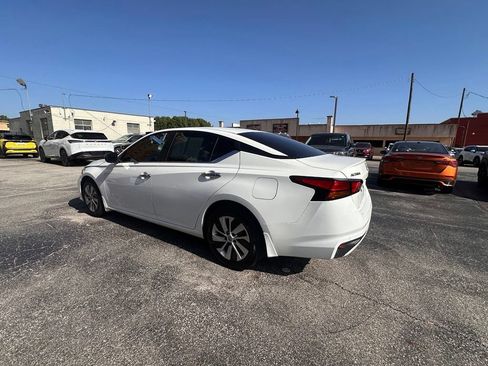 Used 2024 Nissan Altima 2.5 S FWD image 3