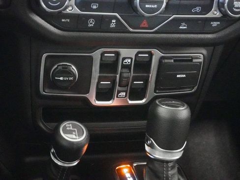 New 2026 Jeep Gladiator Sport image 25