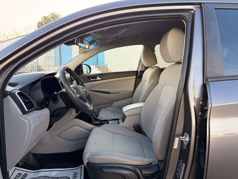 Used 2020 Hyundai Tucson SE w/ Cargo Package image 12