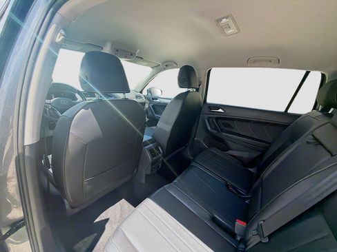 Used 2023 Volkswagen Tiguan SE image 24