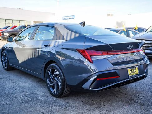 Certified 2024 Hyundai Elantra SEL w/ Convenience Package image 8