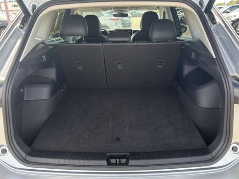 Used 2026 Volkswagen Tiguan SE AWD/4WD image 32