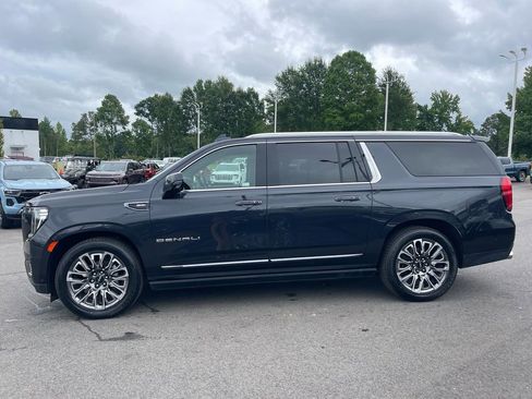 Used 2023 GMC Yukon XL Denali Ultimate image 2