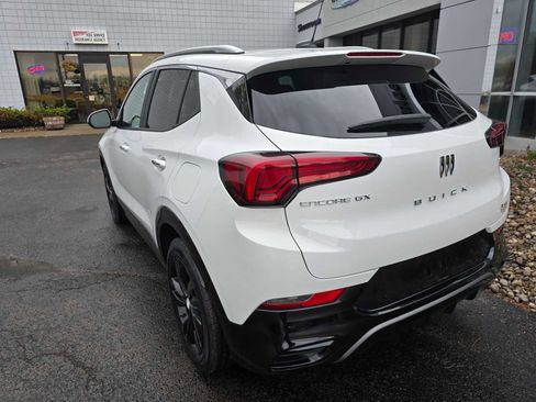 Used 2024 Buick Encore GX Sport Touring FWD image 4