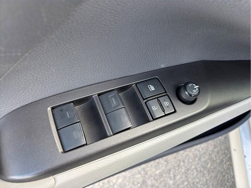 Used 2022 Toyota Camry LE image 18