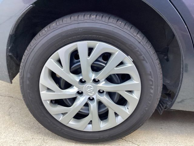 Used 2018 Toyota Corolla LE FWD image 7