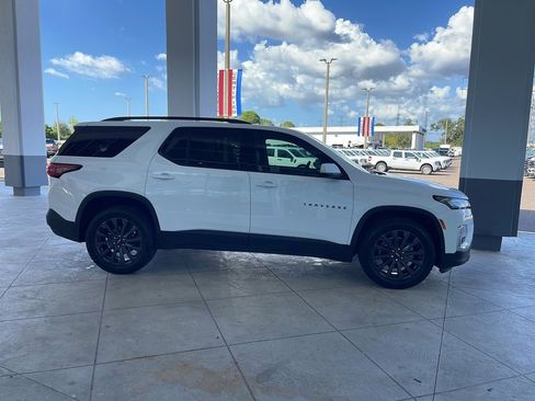 Used 2022 Chevrolet Traverse RS image 5