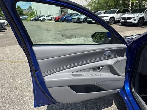 Used 2023 Hyundai Elantra SEL w/ Convenience Package FWD image 33