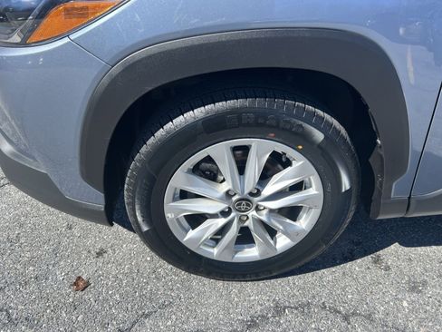 Used 2023 Toyota Corolla Cross LE image 12
