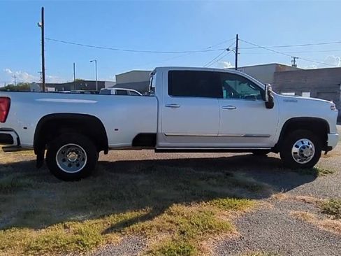Certified 2024 Chevrolet Silverado 3500 High Country w/ High Country Premium Package image 9