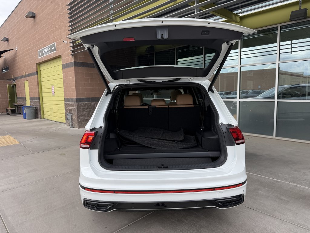 Used 2024 Volkswagen Tiguan SE R-Line FWD image 35