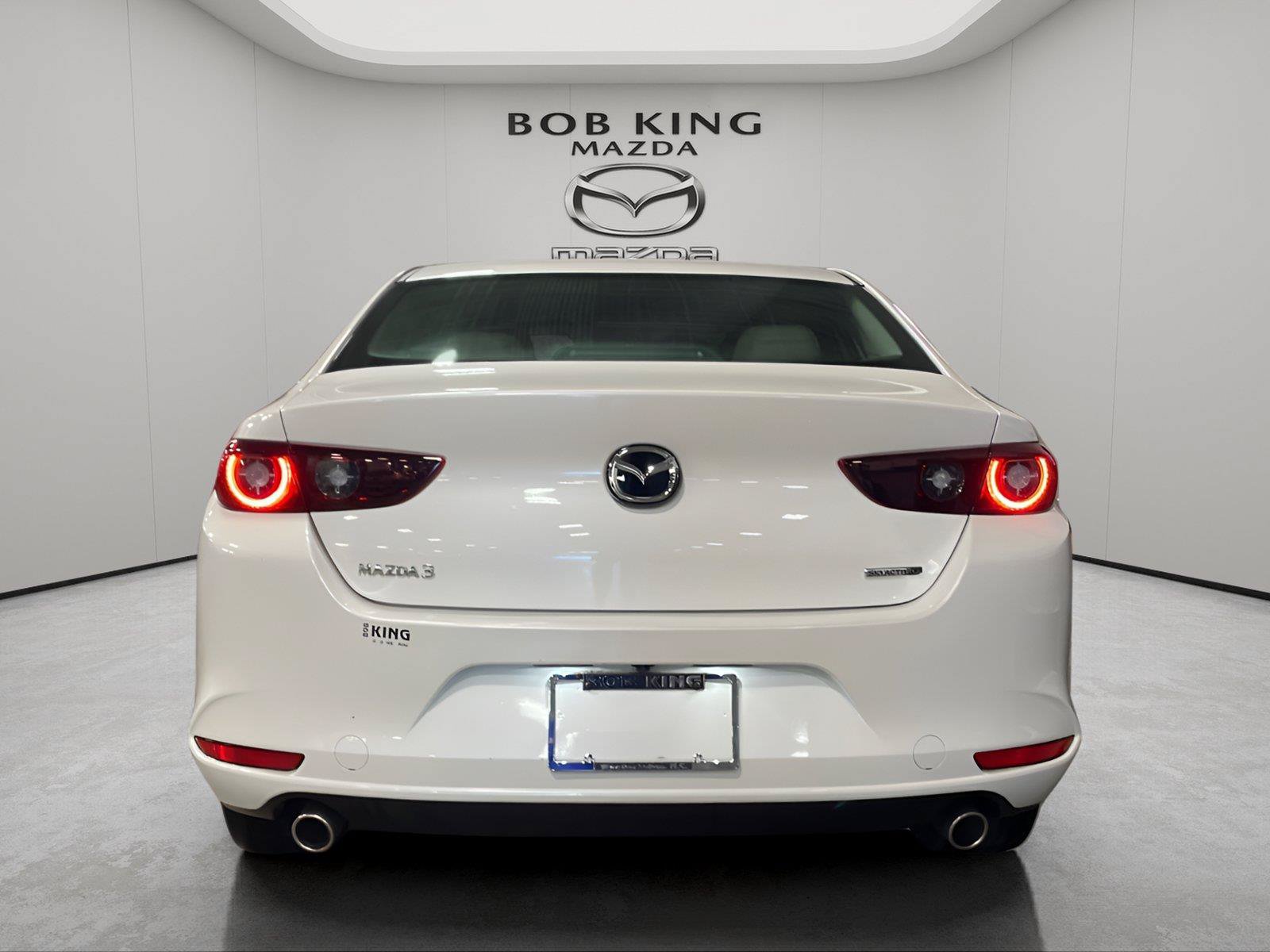 Used 2022 MAZDA MAZDA3 s FWD image 4