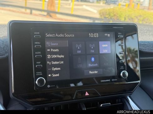 Used 2022 Toyota Venza LE image 15