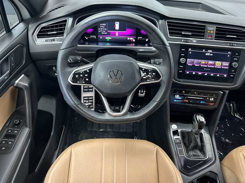 Used 2022 Volkswagen Tiguan SE R-Line FWD image 13