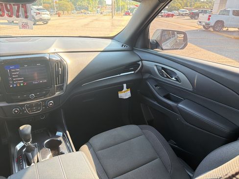 Used 2024 Chevrolet Traverse LT FWD image 23
