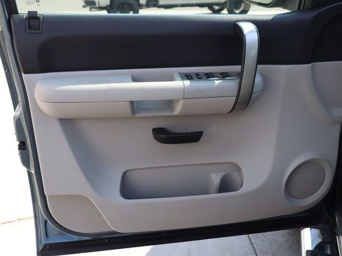 Used 2009 Chevrolet Silverado 1500 LT w/ Regional Value Package RWD image 10