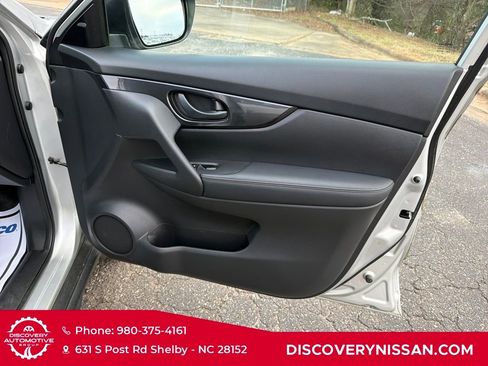 Certified 2020 Nissan Rogue S image 38