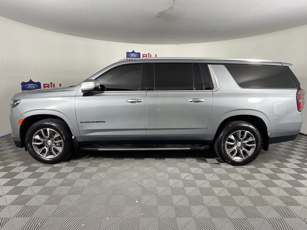 Used 2023 Chevrolet Suburban LT w/ LT Signature Plus Package RWD image 6