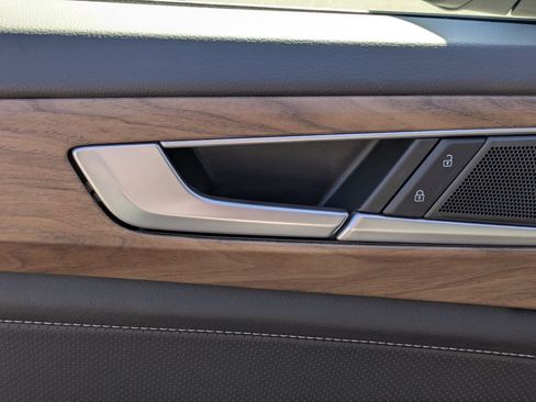 New 2026 Volkswagen Atlas SE image 12