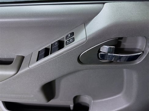 Used 2020 Nissan Frontier SV image 24