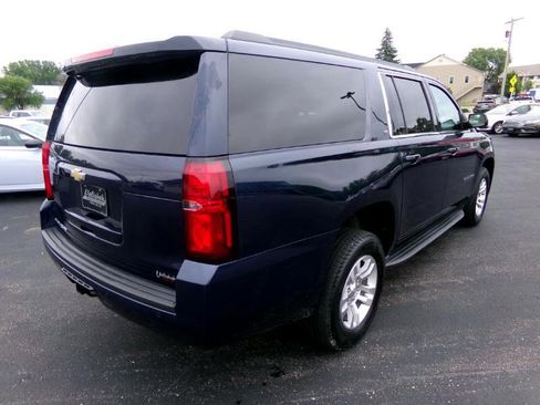 Used 2018 Chevrolet Suburban LT image 3