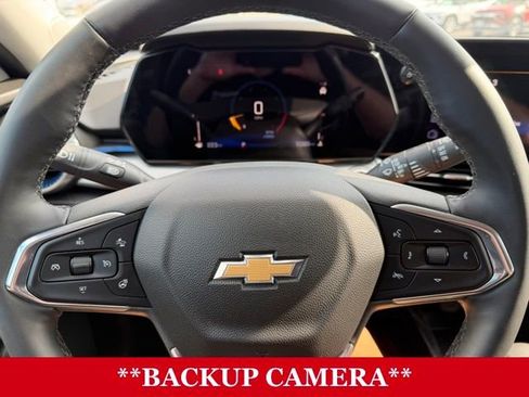 Used 2025 Chevrolet Trax LT w/ LT Convenience Package image 10