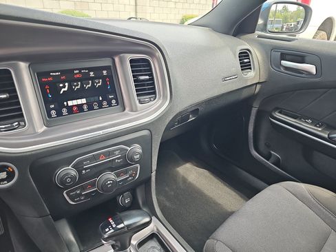 Used 2022 Dodge Charger SXT RWD image 21