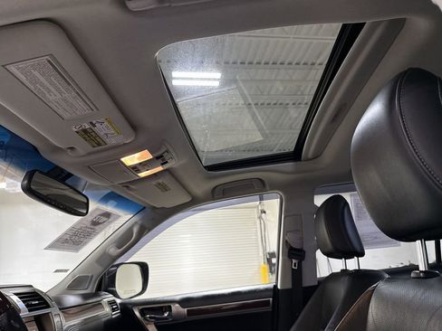 Used 2014 Lexus GX 460 w/ Premium Package image 20