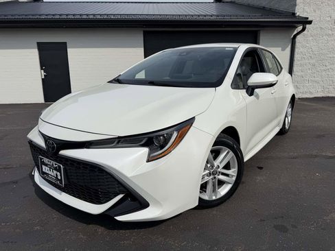 Used 2019 Toyota Corolla SE FWD image 2