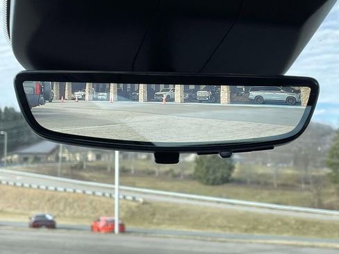 Used 2023 Cadillac Escalade Premium Luxury image 26