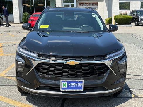 Used 2026 Chevrolet Trax LT w/ Sunroof Package FWD image 9