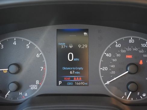 Used 2025 Toyota Corolla LE image 21