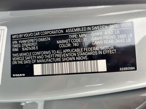 Certified 2025 Volvo XC90 B5 Plus image 19