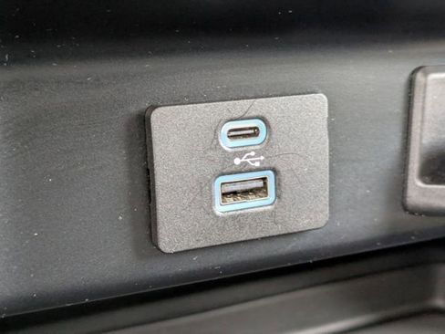 Used 2023 Ford F150 XLT image 30